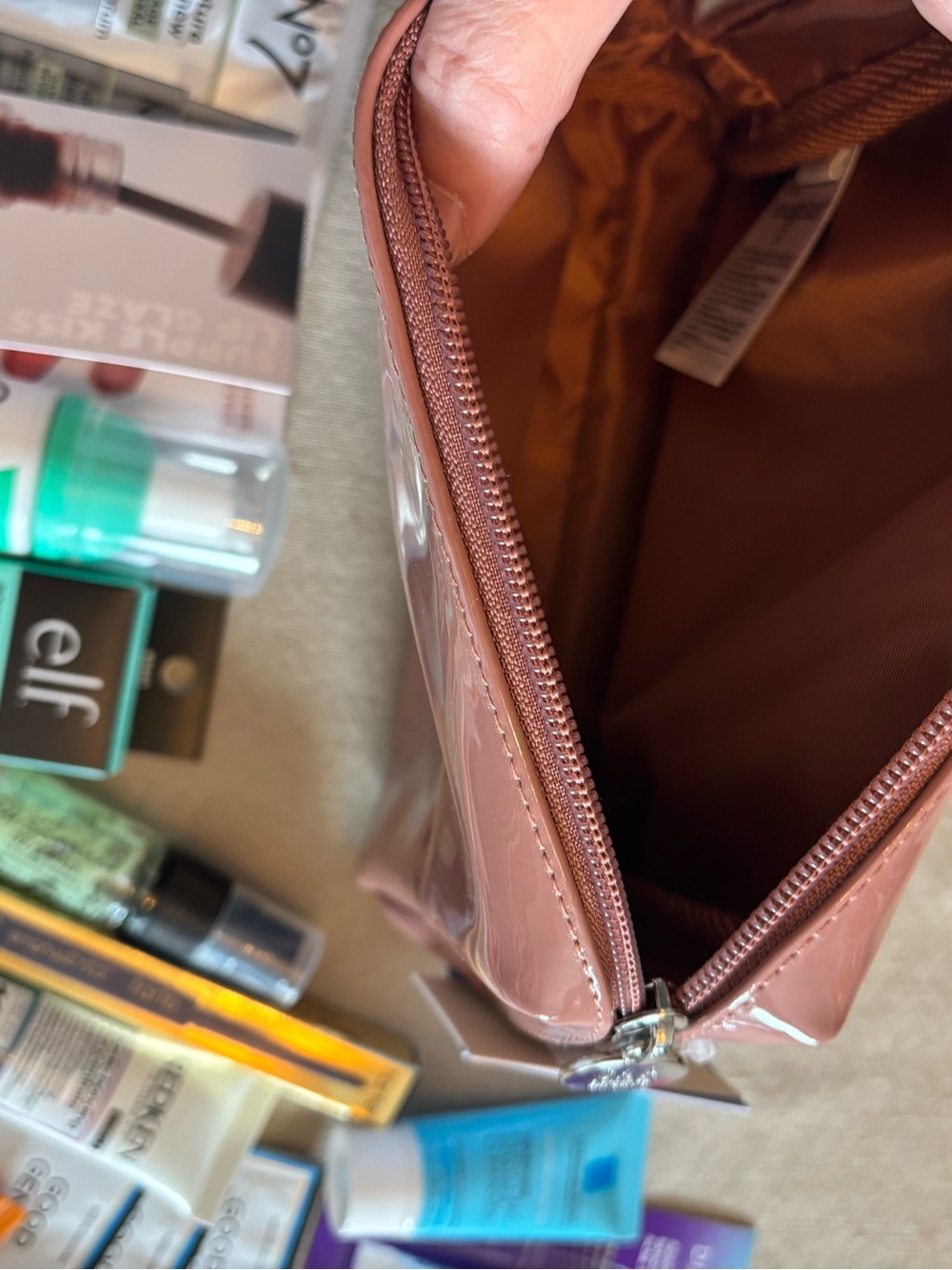 Makeup bag w samples - Picture 2 of 2